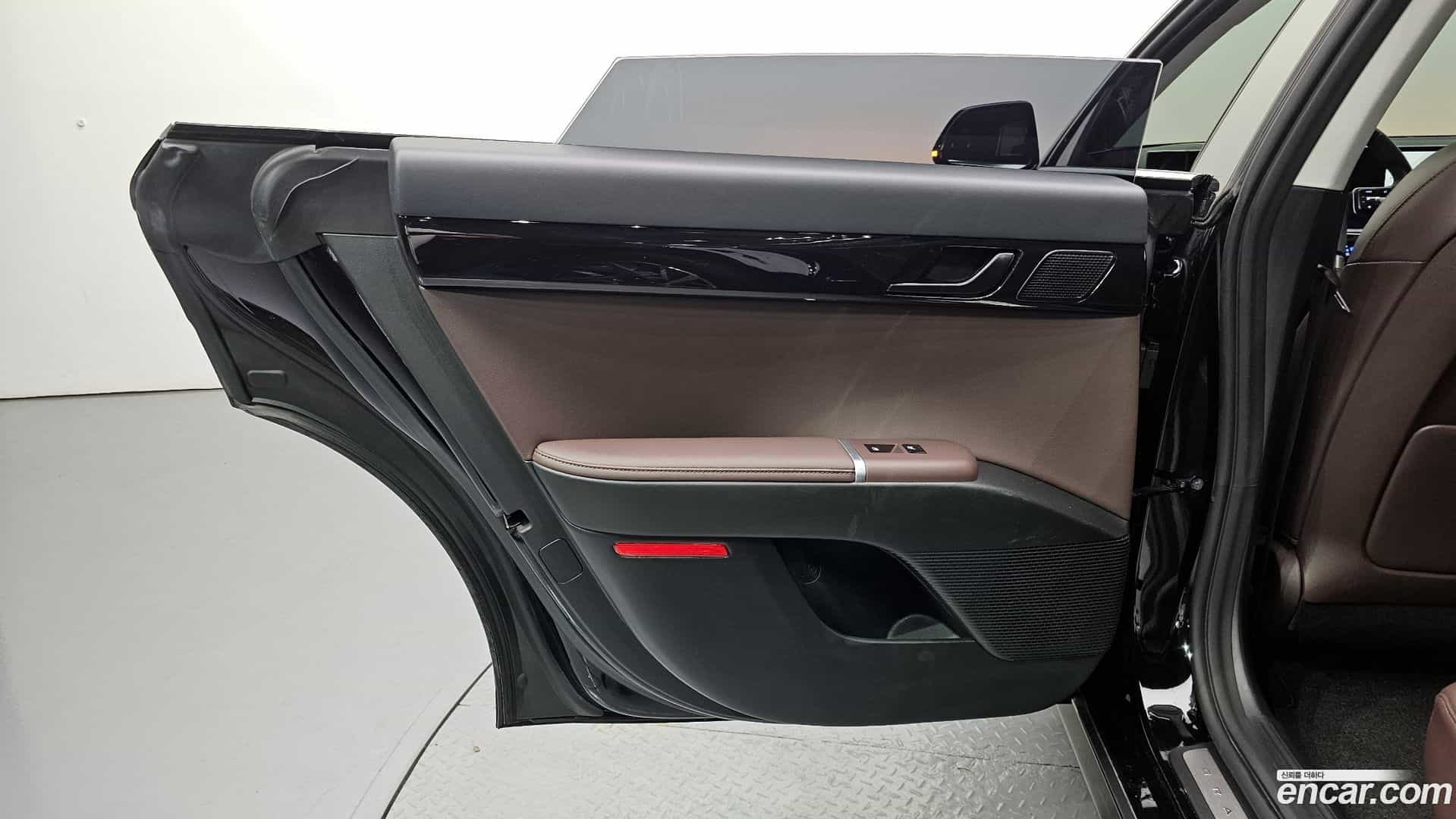 Grandeur Hyundai 2023.2-INNER-035