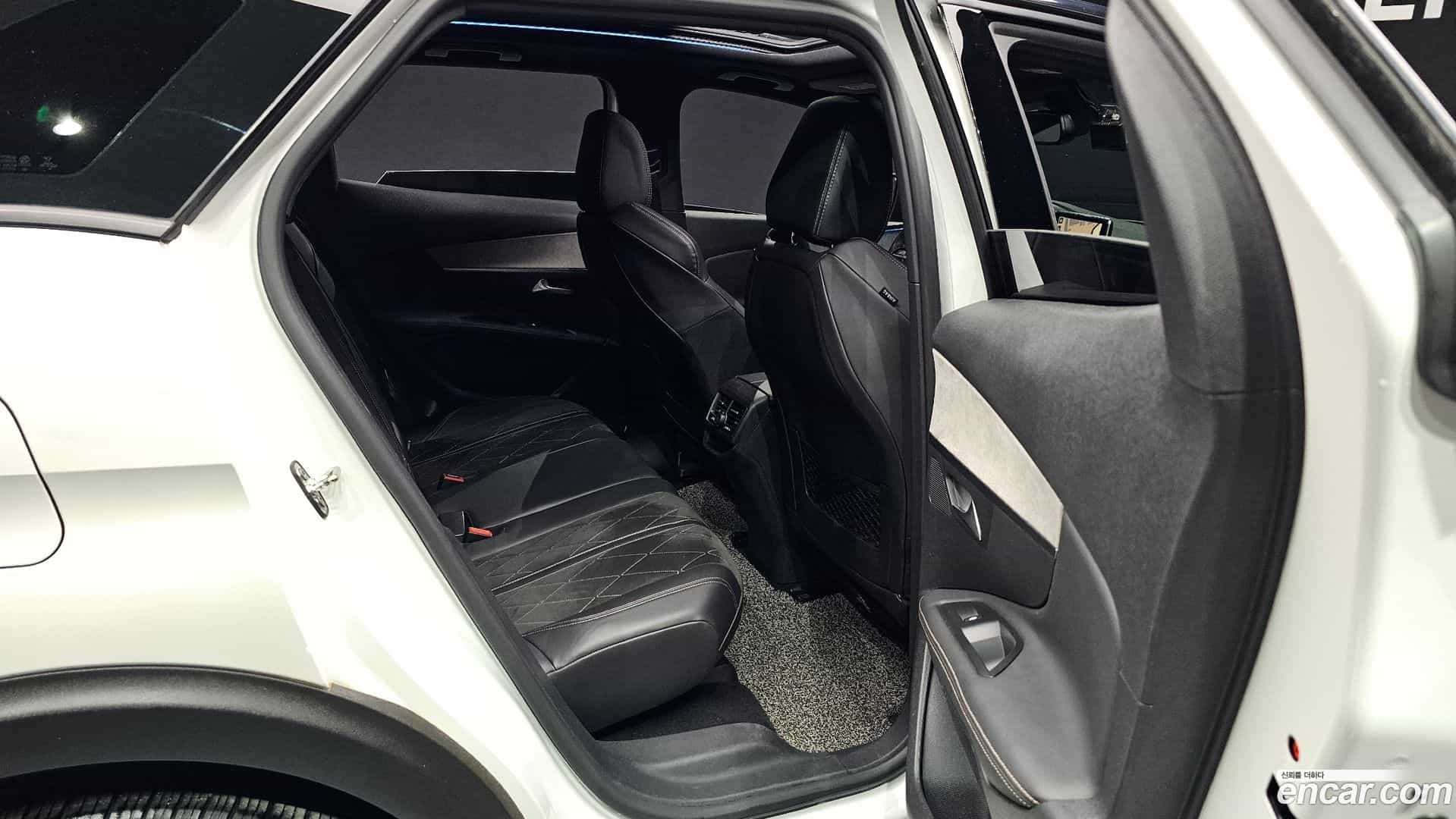3008 Peugeot 2018.6-OPTION-015