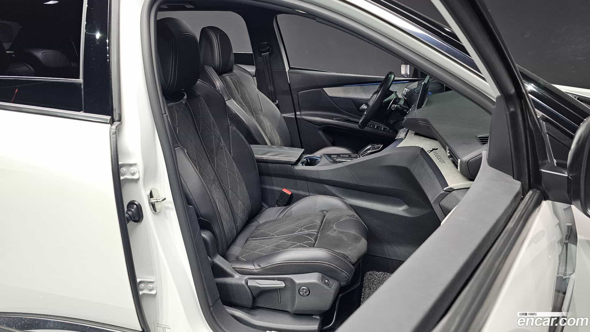 3008 Peugeot 2018.6-OPTION-016