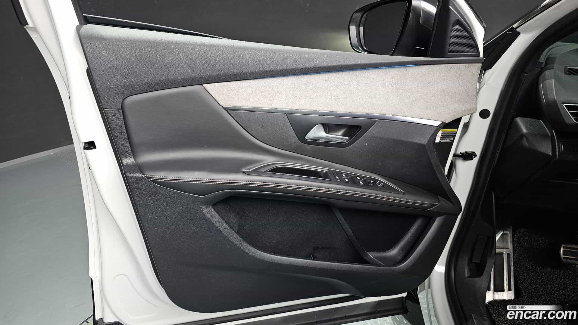 3008 Peugeot 2018.6-INNER-034
