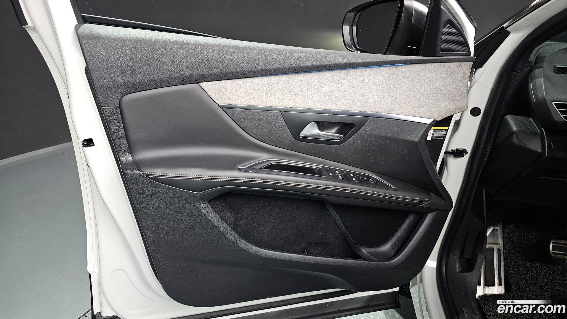 Main__Slider__Photo:3008 Peugeot 2018.6-23