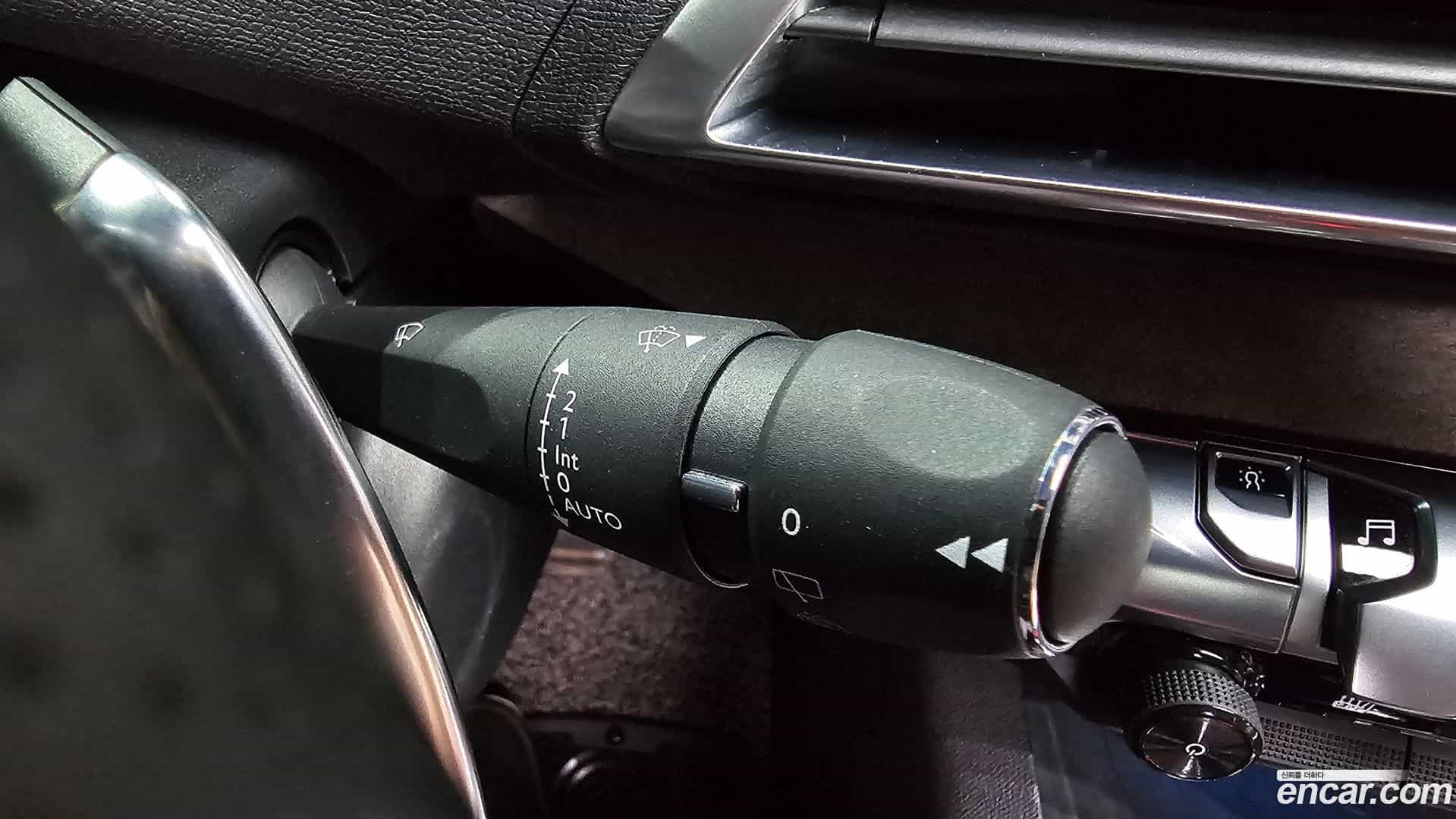3008 Peugeot 2018.6-OPTION-040