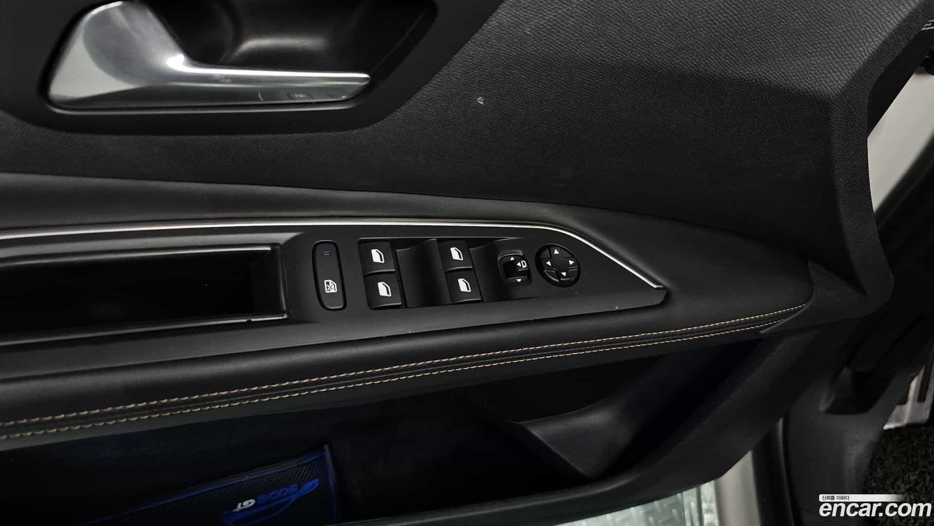 3008 Peugeot 2018.6-OPTION-041