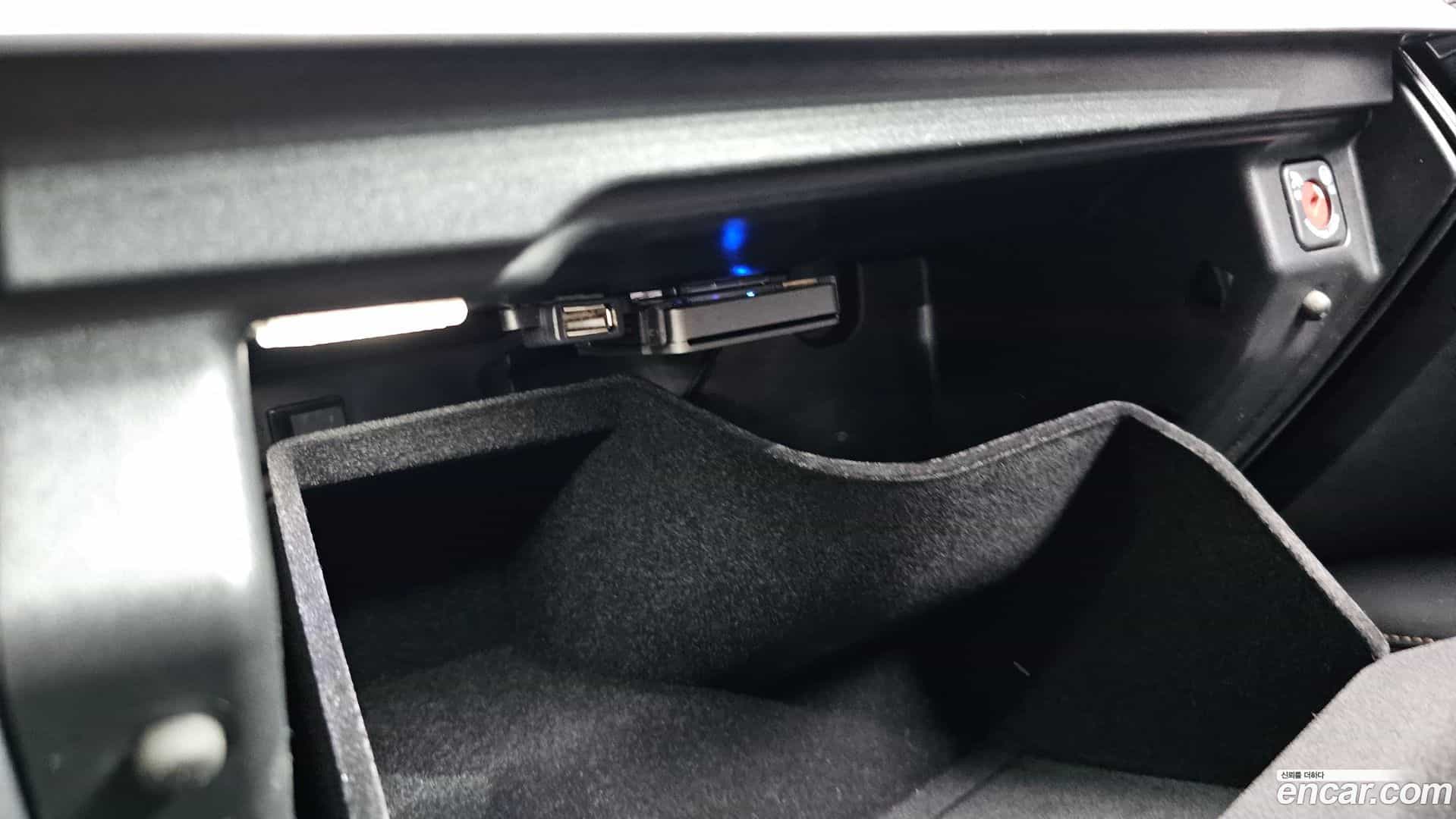 3008 Peugeot 2018.6-OPTION-042