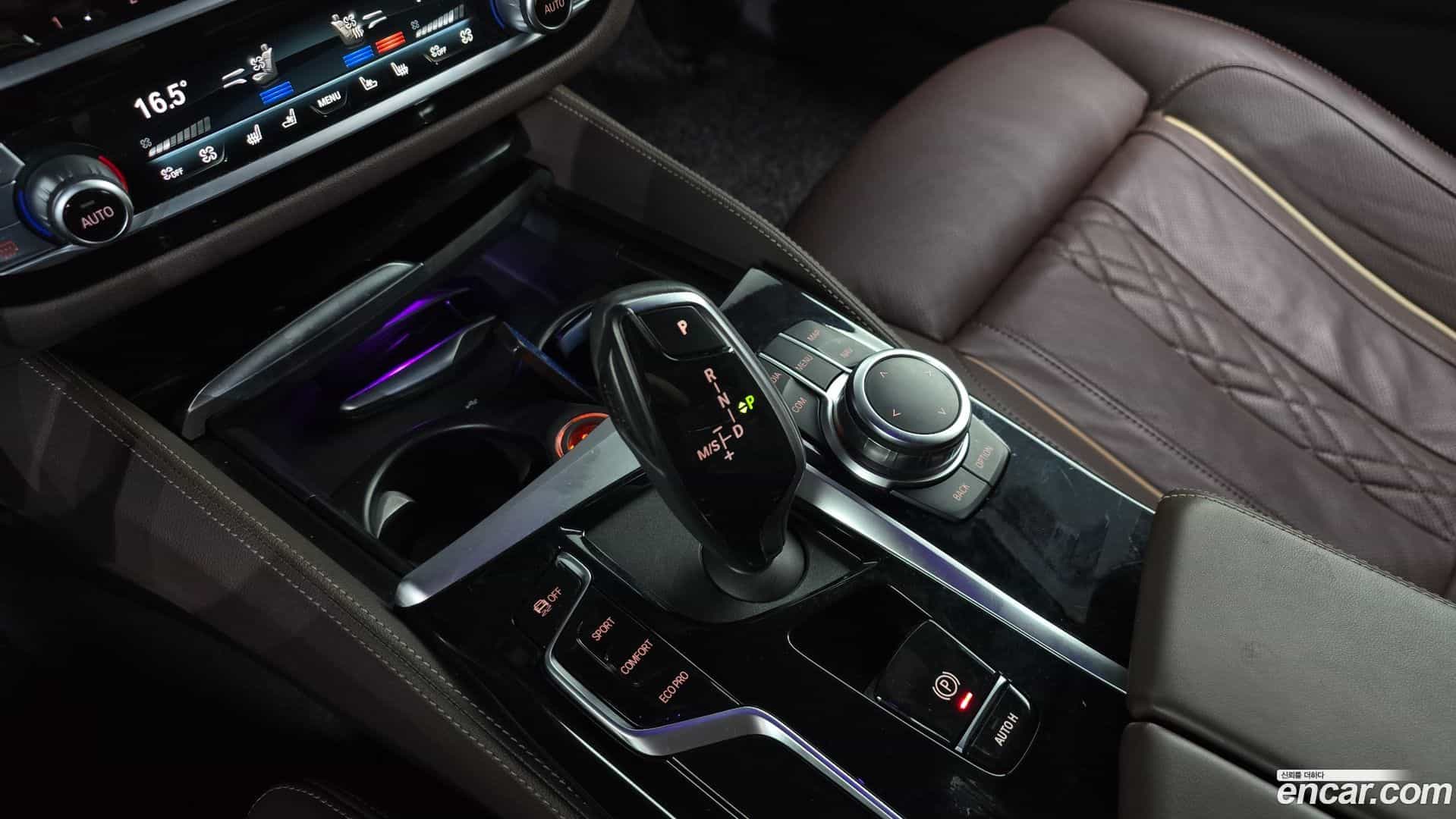 5-Series BMW 2022.3-INNER-009