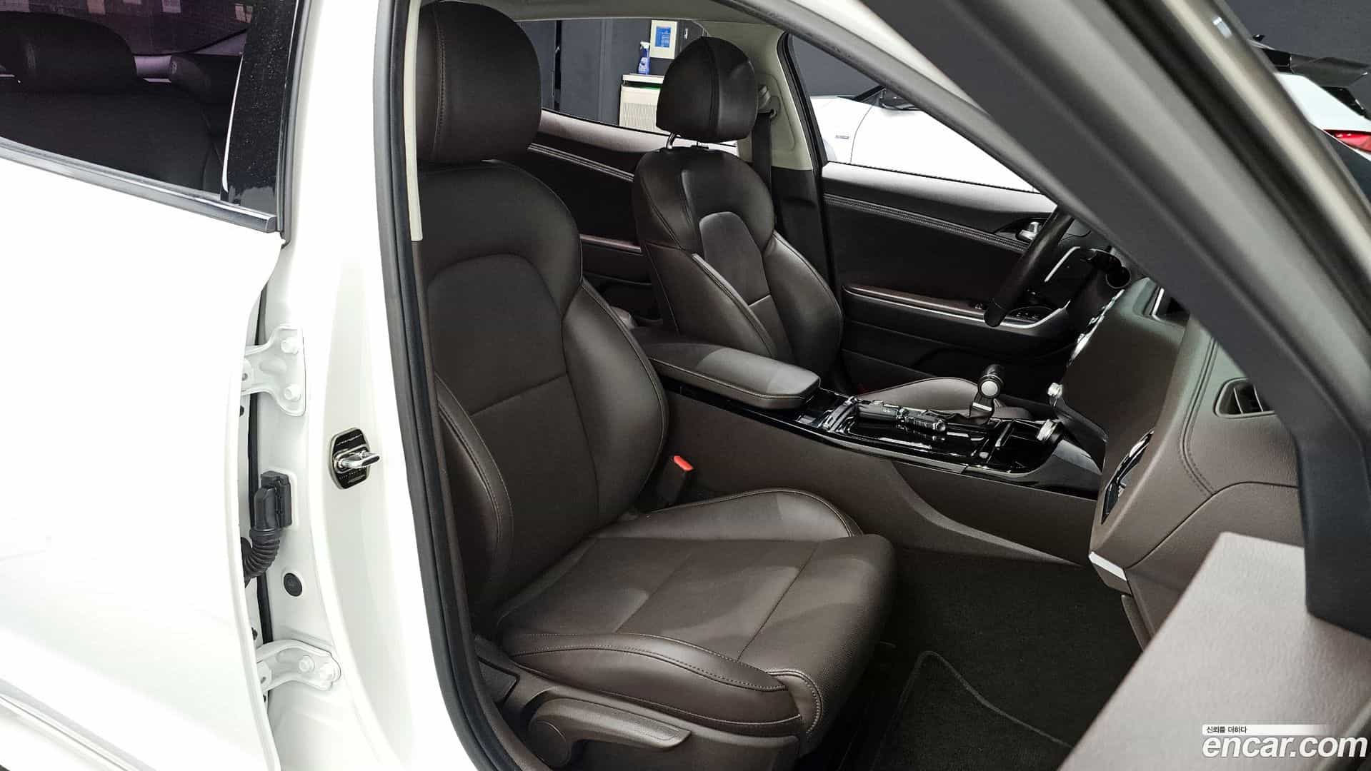 Stinger Kia 2017.11-INNER-010