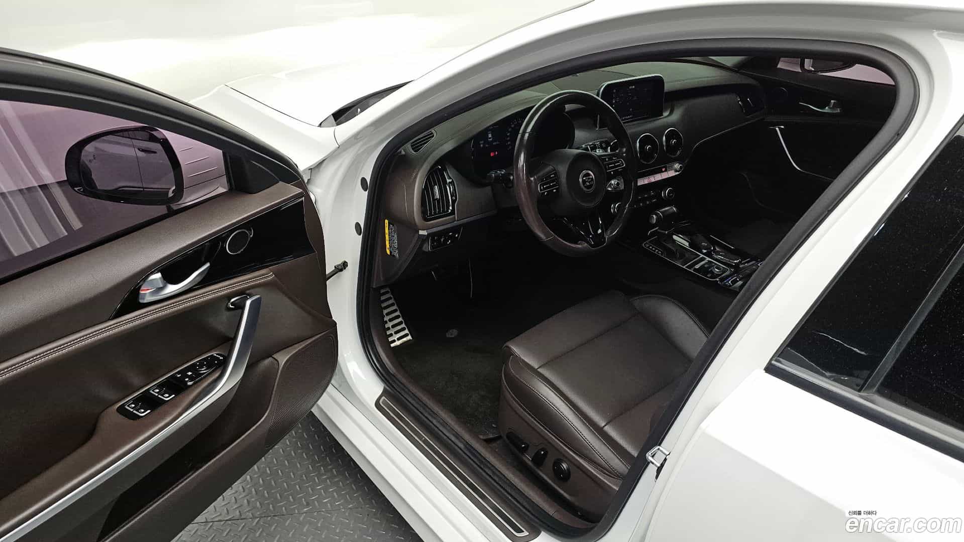 Stinger Kia 2017.11-OPTION-015