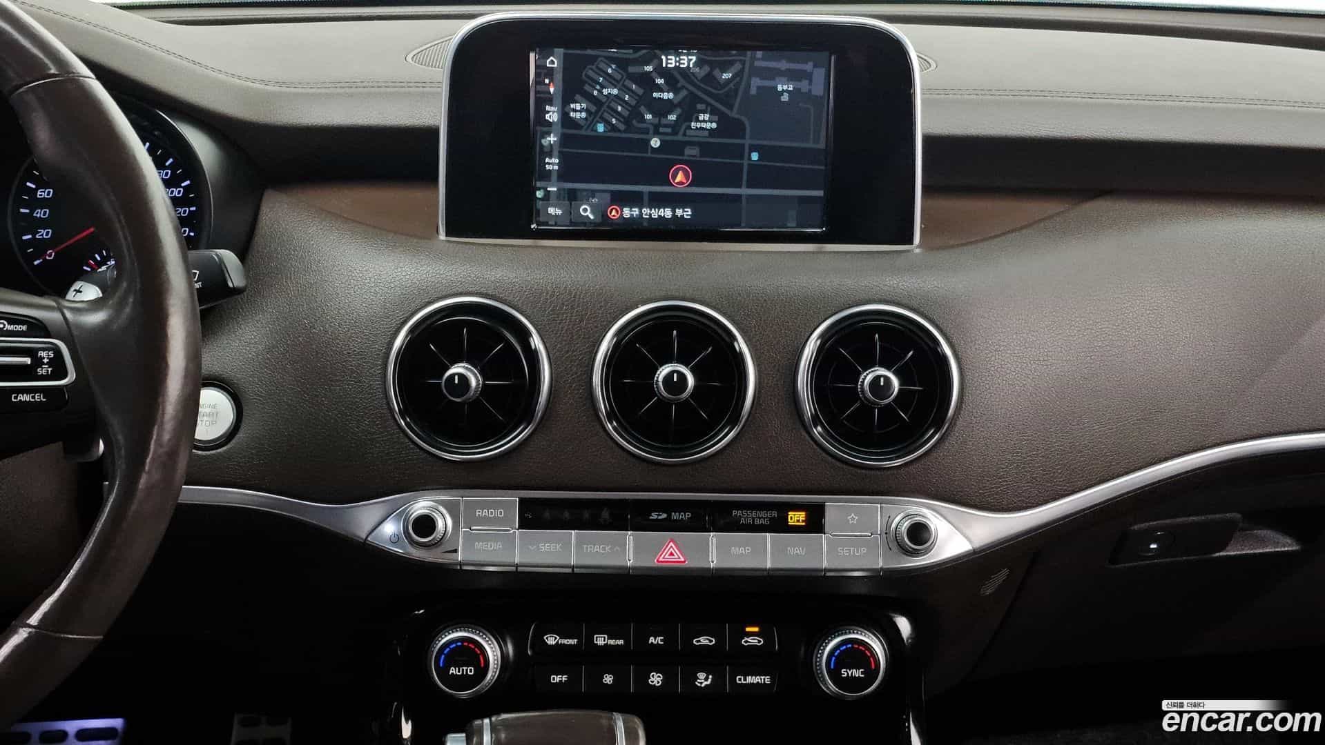 Stinger Kia 2017.11-OPTION-019