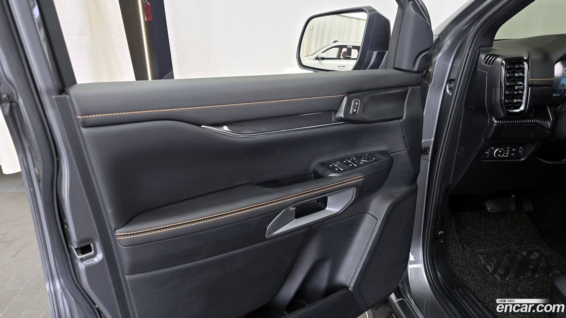 Main__Slider__Photo:Ranger Ford 2023.2-23