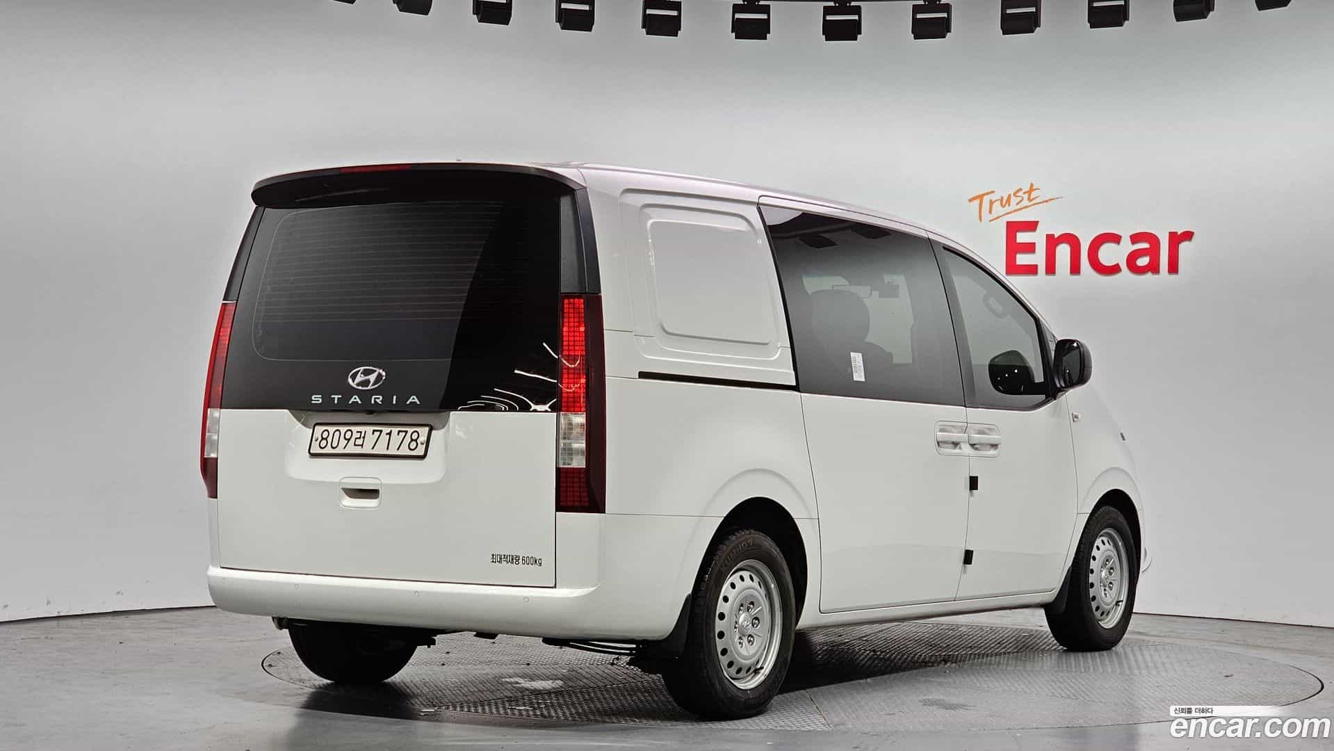Staria Hyundai 2022.9-OUTER-002