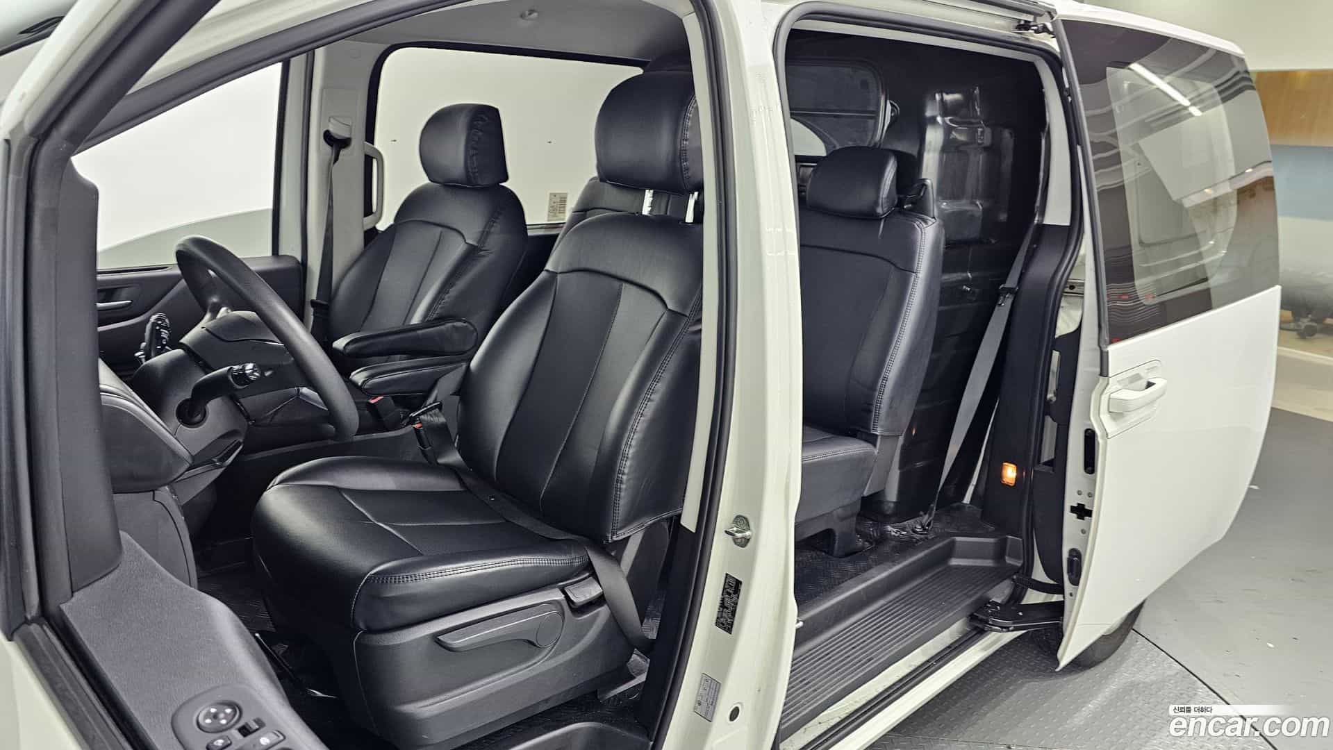 Staria Hyundai 2022.9-OPTION-015