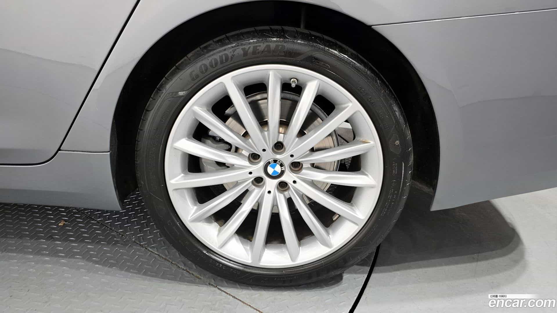 5-Series BMW 2023.4-OUTER-031