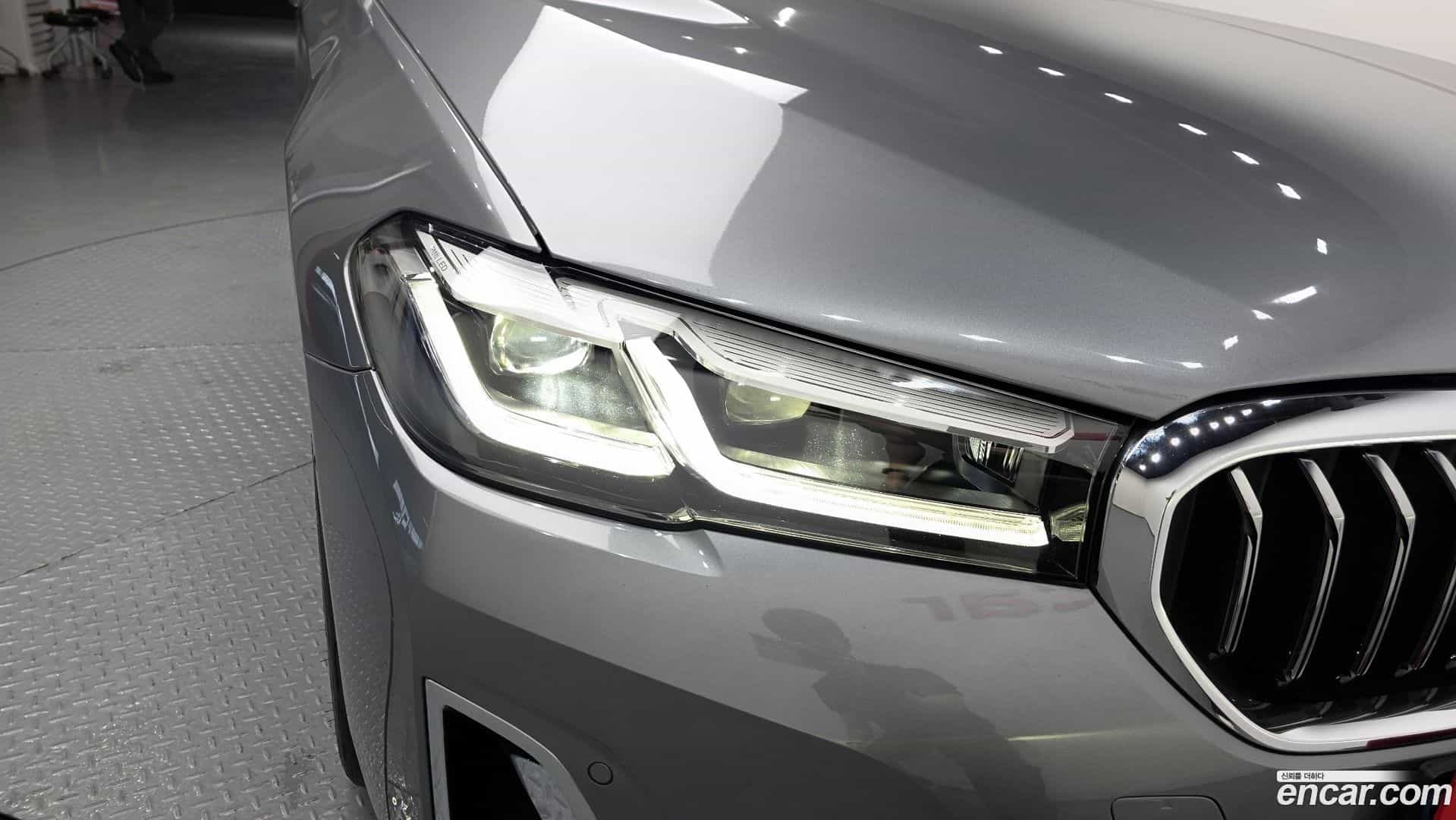 5-Series BMW 2023.4-OUTER-032