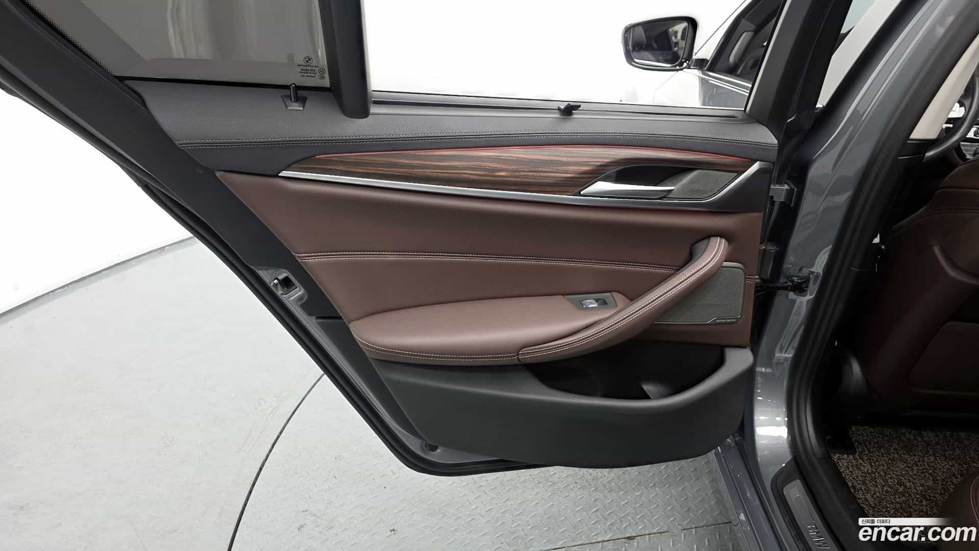5-Series BMW 2023.4-INNER-035