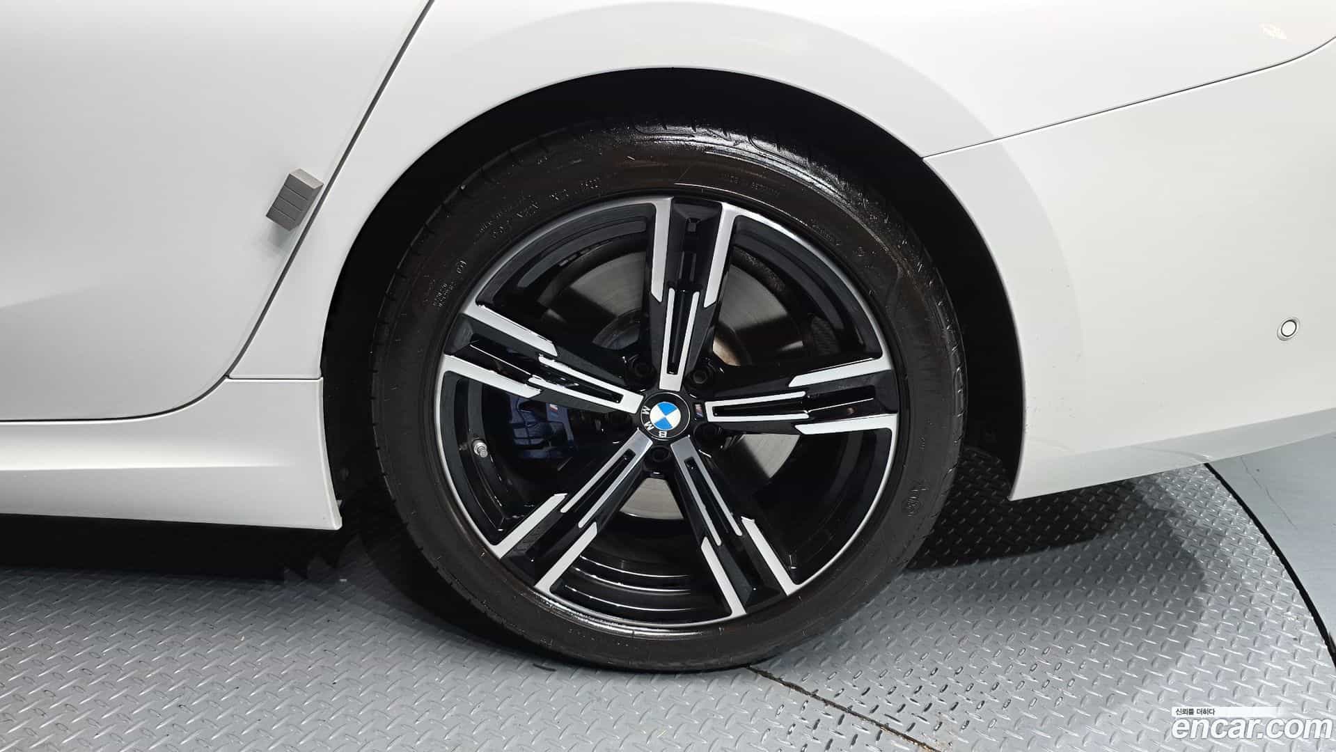 3-Series BMW 2022.10-OUTER-031