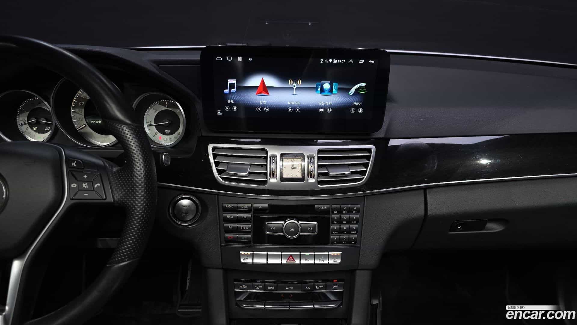 E-Class Mercedes-Benz 2015.1-OPTION-018