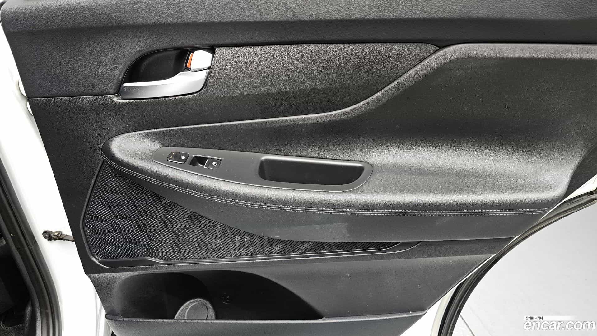 Santafe Hyundai 2023.2-INNER-034