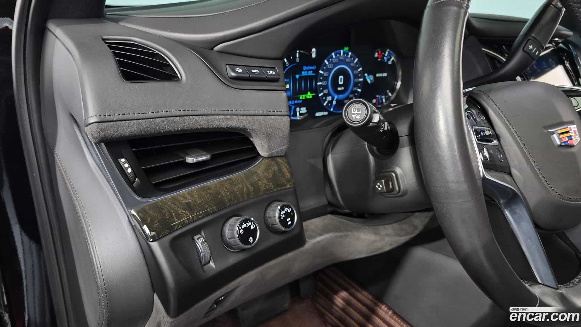 Escalade Cadillac 2019.3-OPTION-041