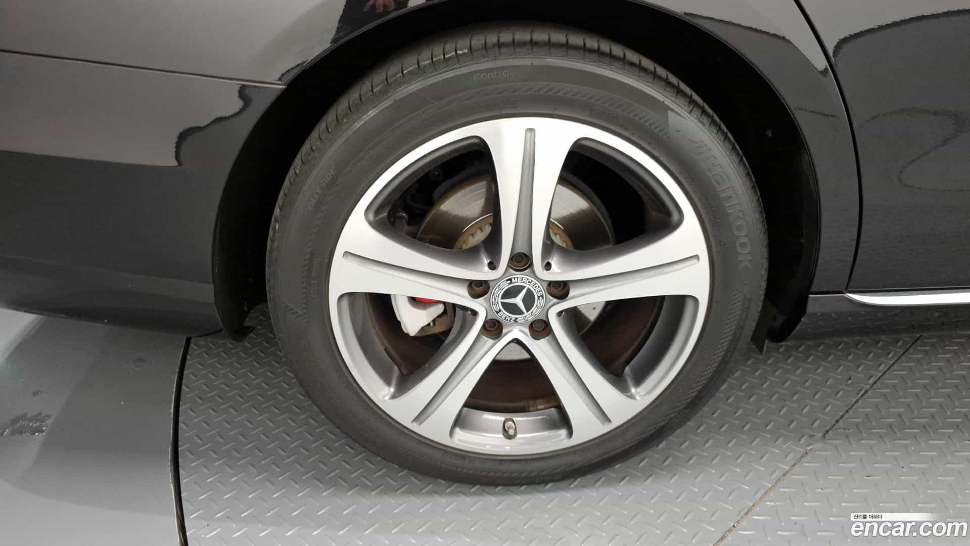 E-Class Mercedes-Benz 2017.4-OUTER-005