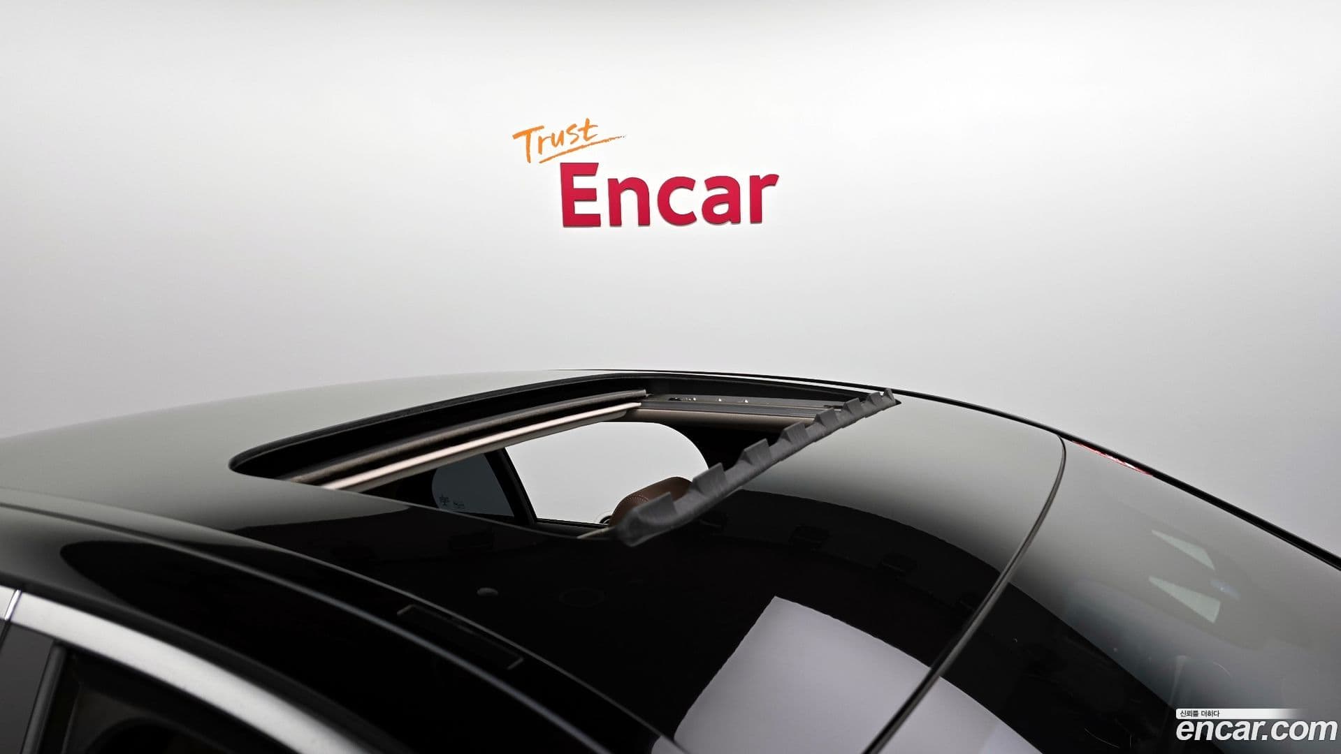 Main__Slider__Photo:E-Class Mercedes-Benz 2017.4-18
