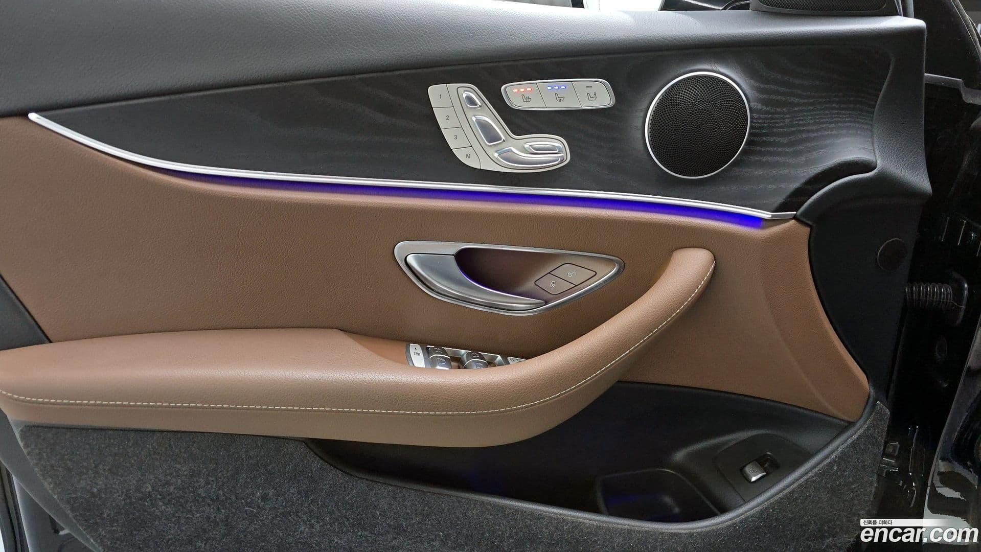 Main__Slider__Photo:E-Class Mercedes-Benz 2017.4-23