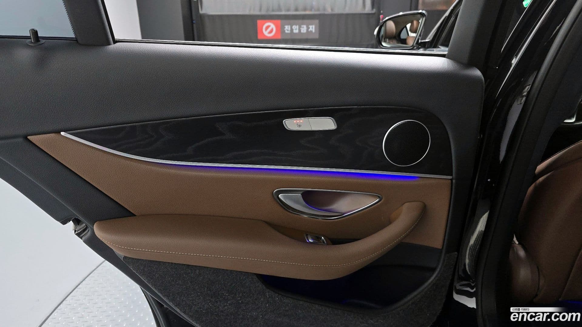 Main__Slider__Photo:E-Class Mercedes-Benz 2017.4-24