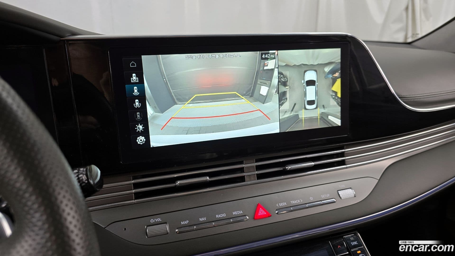 Main__Slider__Photo:Grandeur Hyundai 2020.2-14