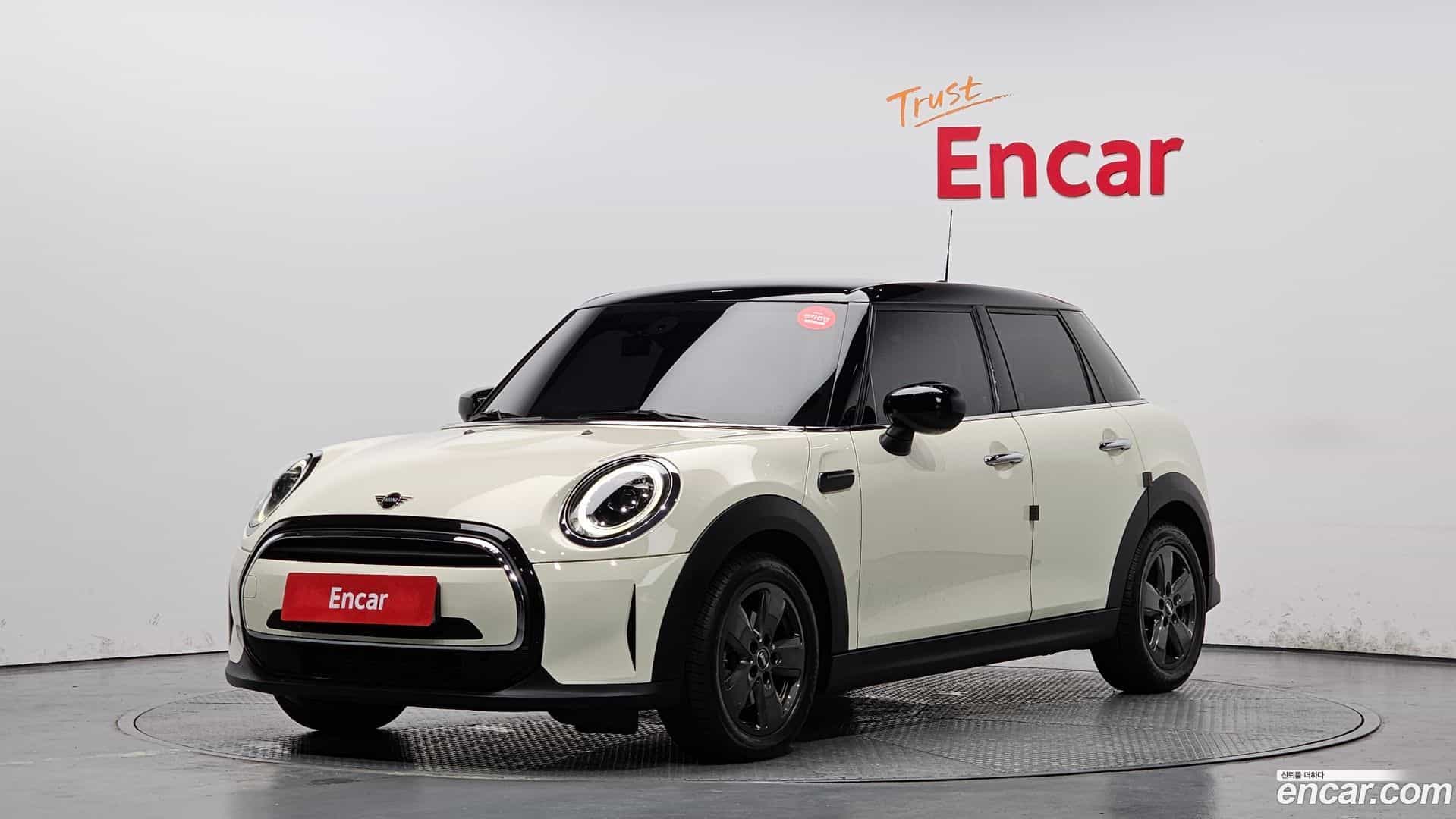 Cooper Mini 2021.8-OUTER-001