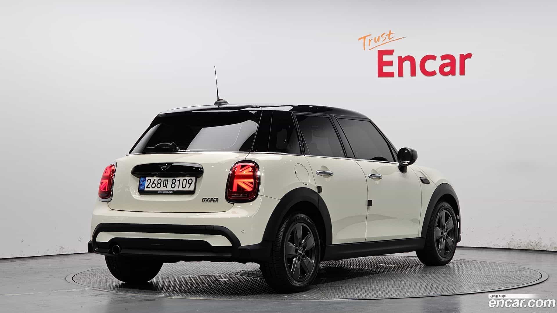 Cooper Mini 2021.8-OUTER-002