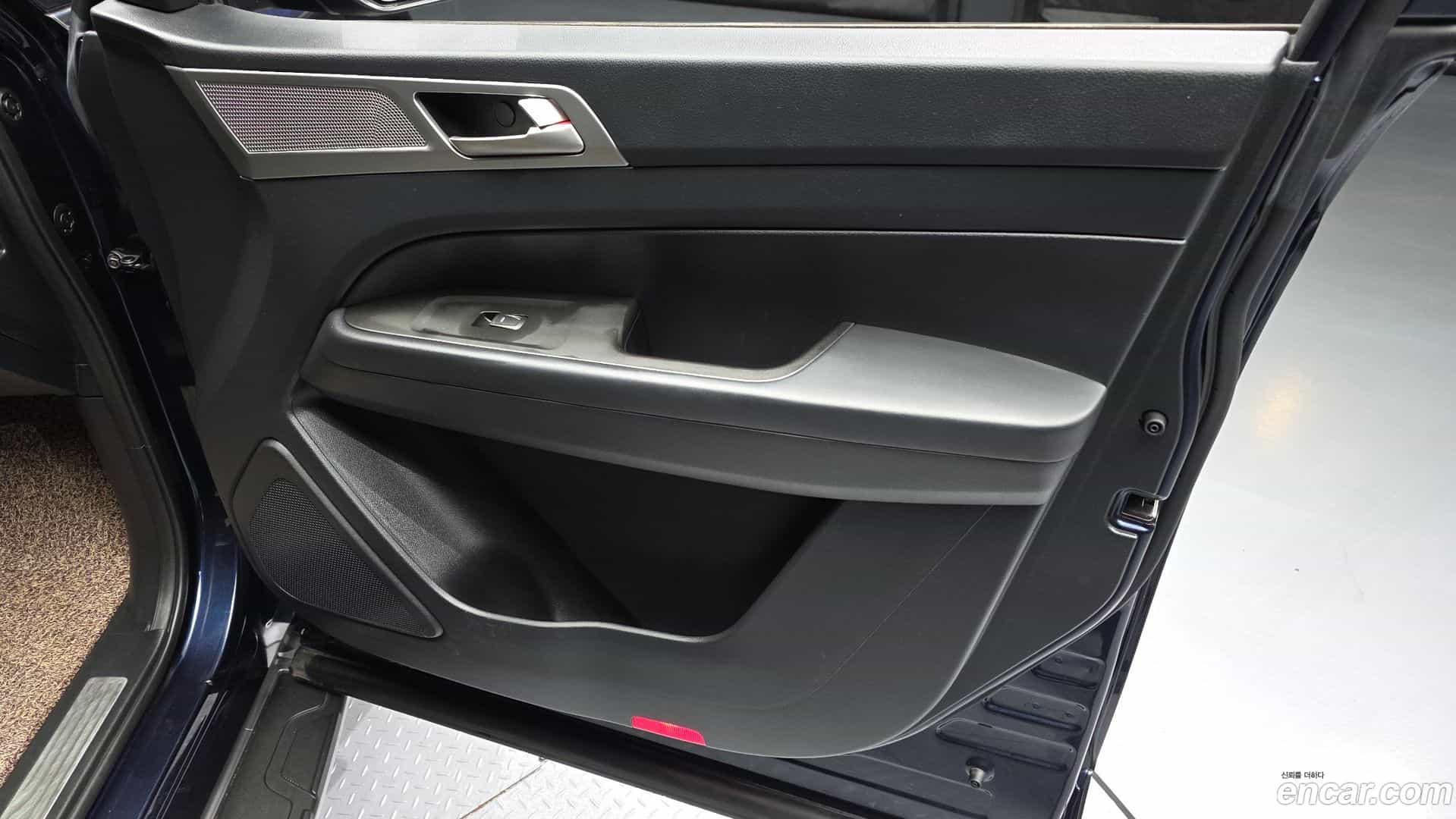 Rexton KG Mobility 2019.1-INNER-034
