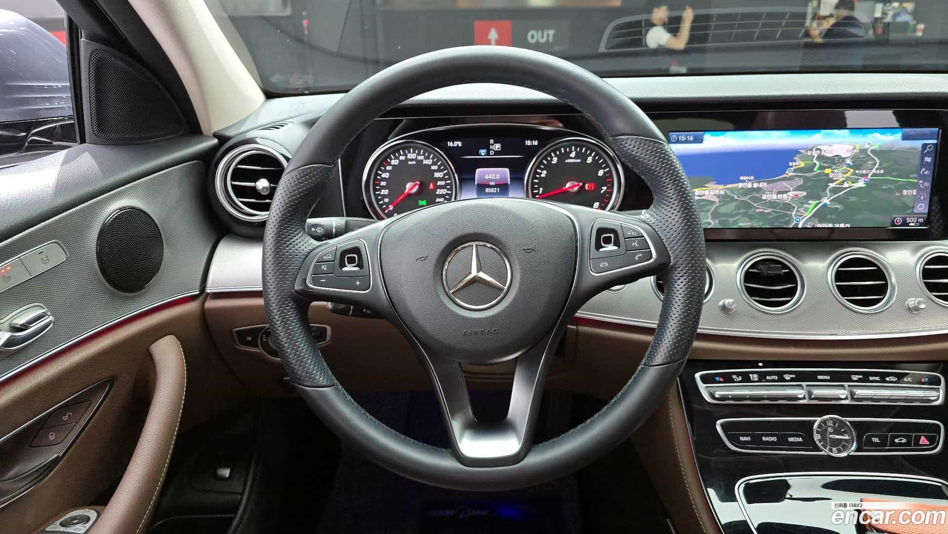 E-Class Mercedes-Benz 2018.2-OPTION-017