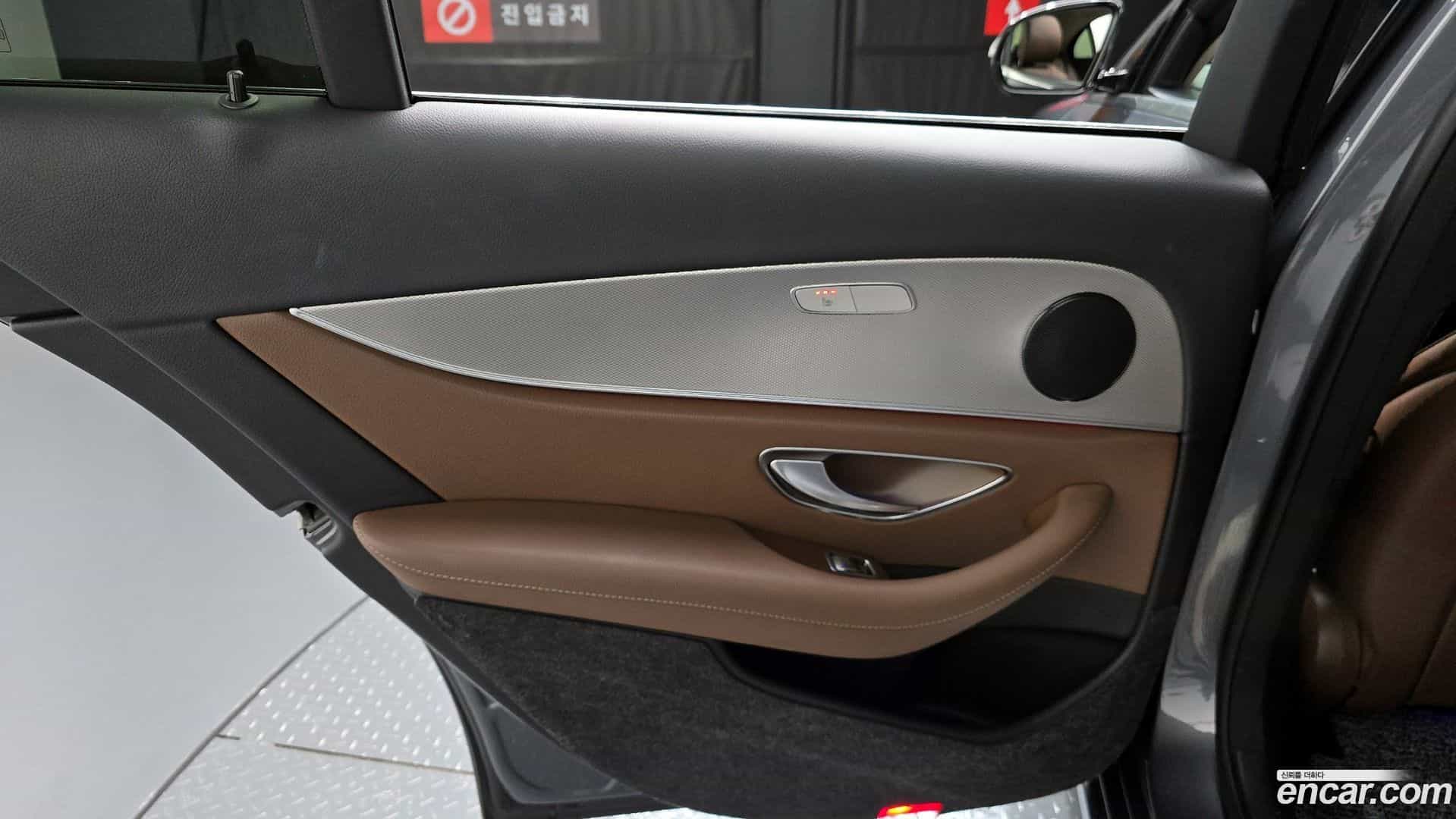 E-Class Mercedes-Benz 2018.2-INNER-035