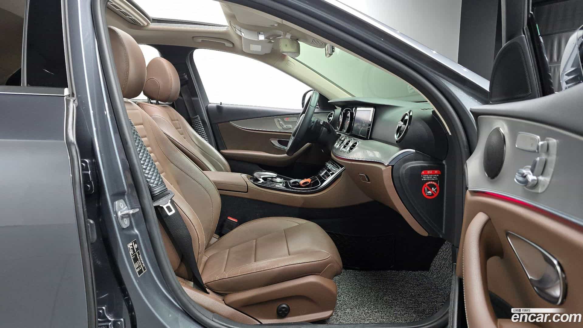 E-Class Mercedes-Benz 2018.2-INNER-036