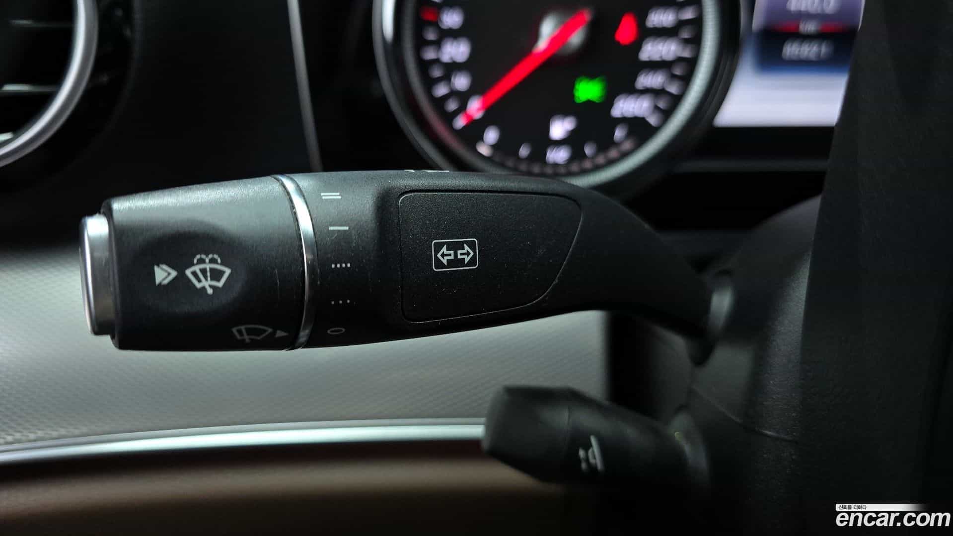 E-Class Mercedes-Benz 2018.2-OPTION-041