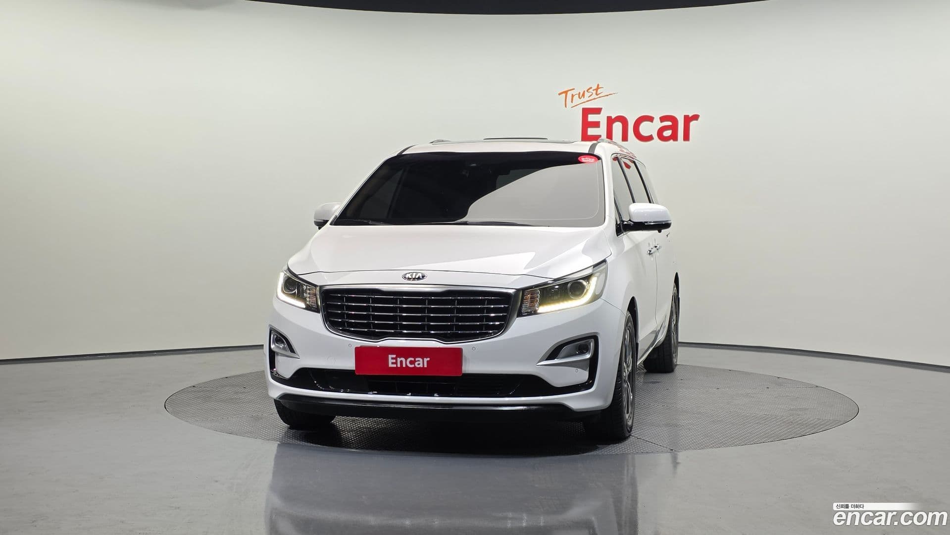 Main__Slider__Photo:Canival Kia 2019.8-2