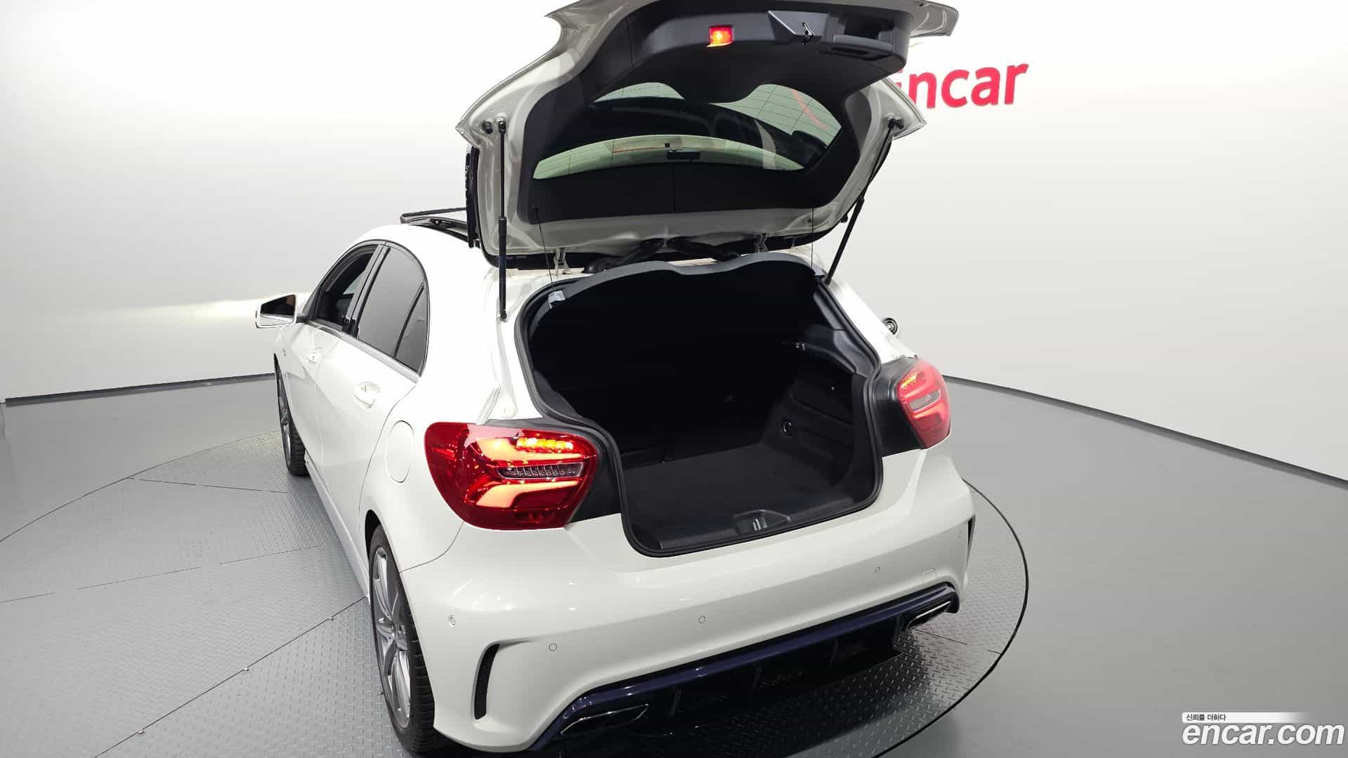 A-Class Mercedes-Benz 2017.0-OPTION-024