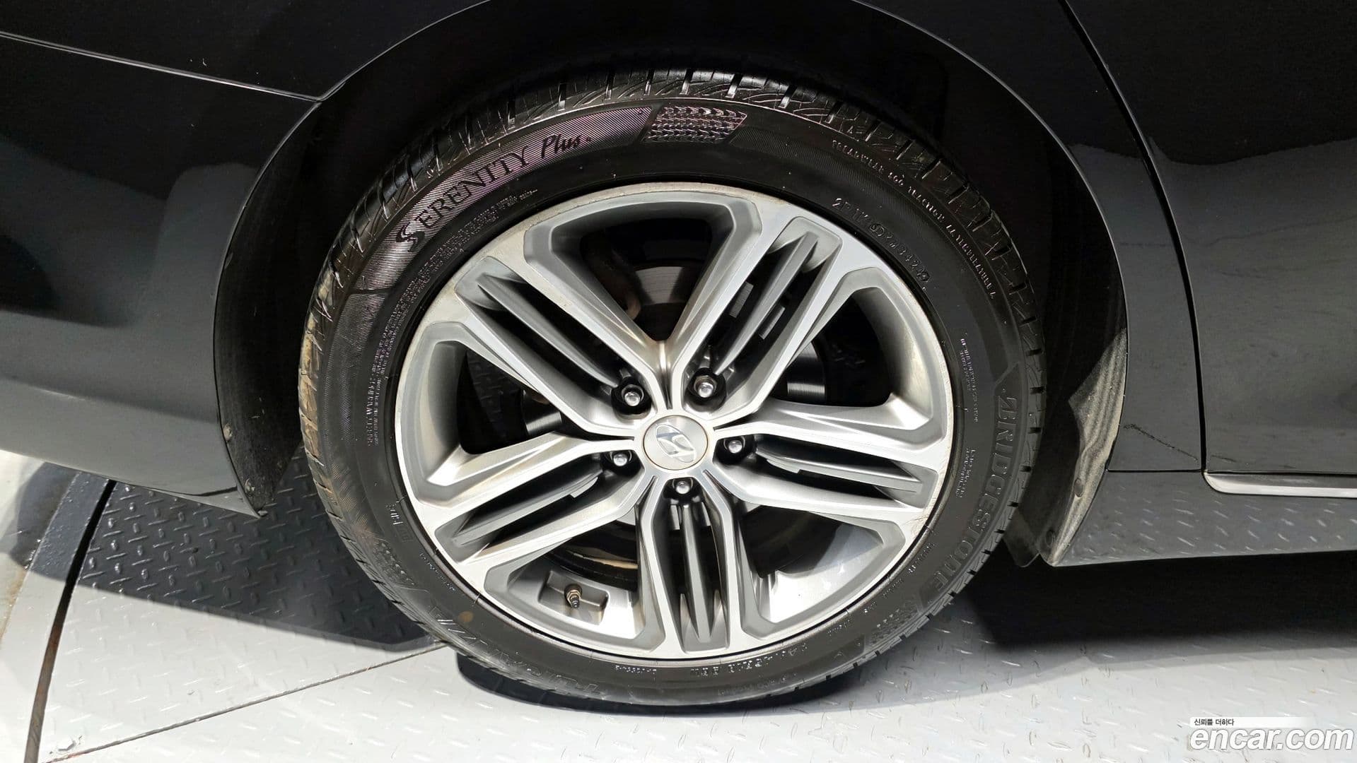 Main__Slider__Photo:Grandeur Hyundai 2019.6-4