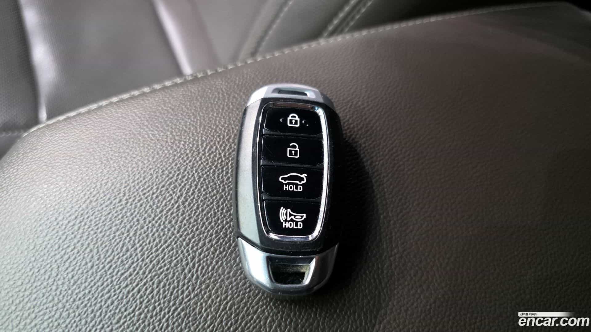 Grandeur Hyundai 2019.6-OPTION-044
