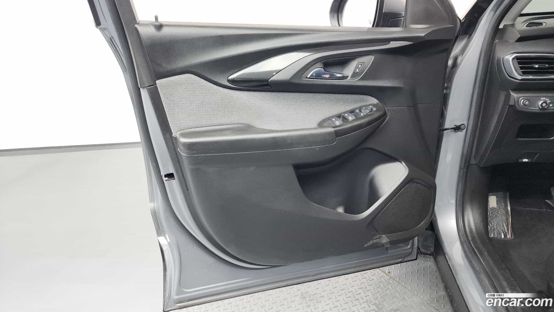 Trailblazer Chevrolet 2022.8-INNER-034