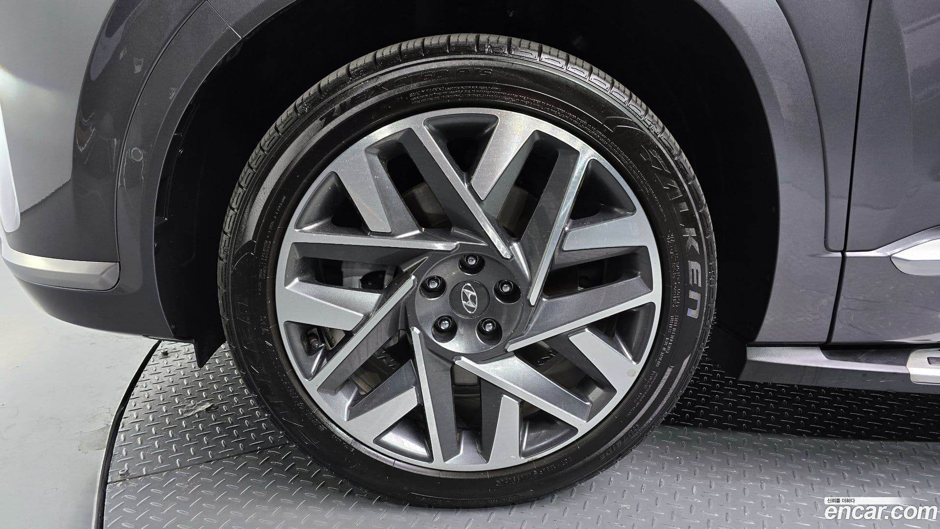 Main__Slider__Photo:Santafe Hyundai 2023.2-4