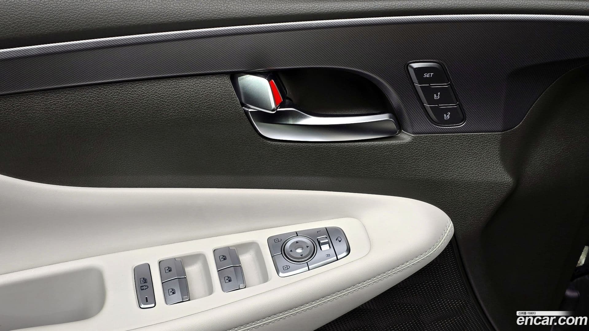Main__Slider__Photo:Santafe Hyundai 2023.2-19