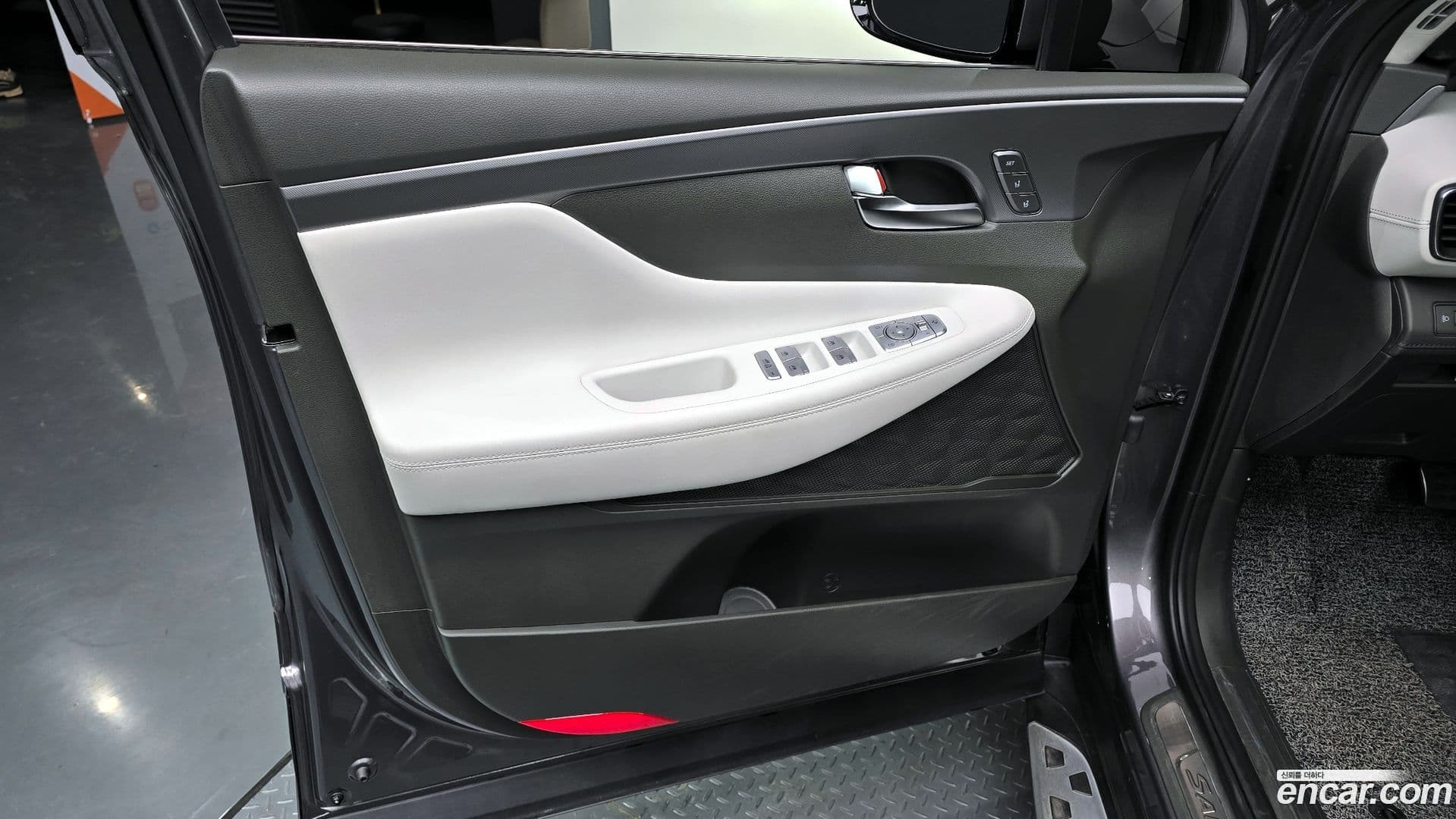 Main__Slider__Photo:Santafe Hyundai 2023.2-23