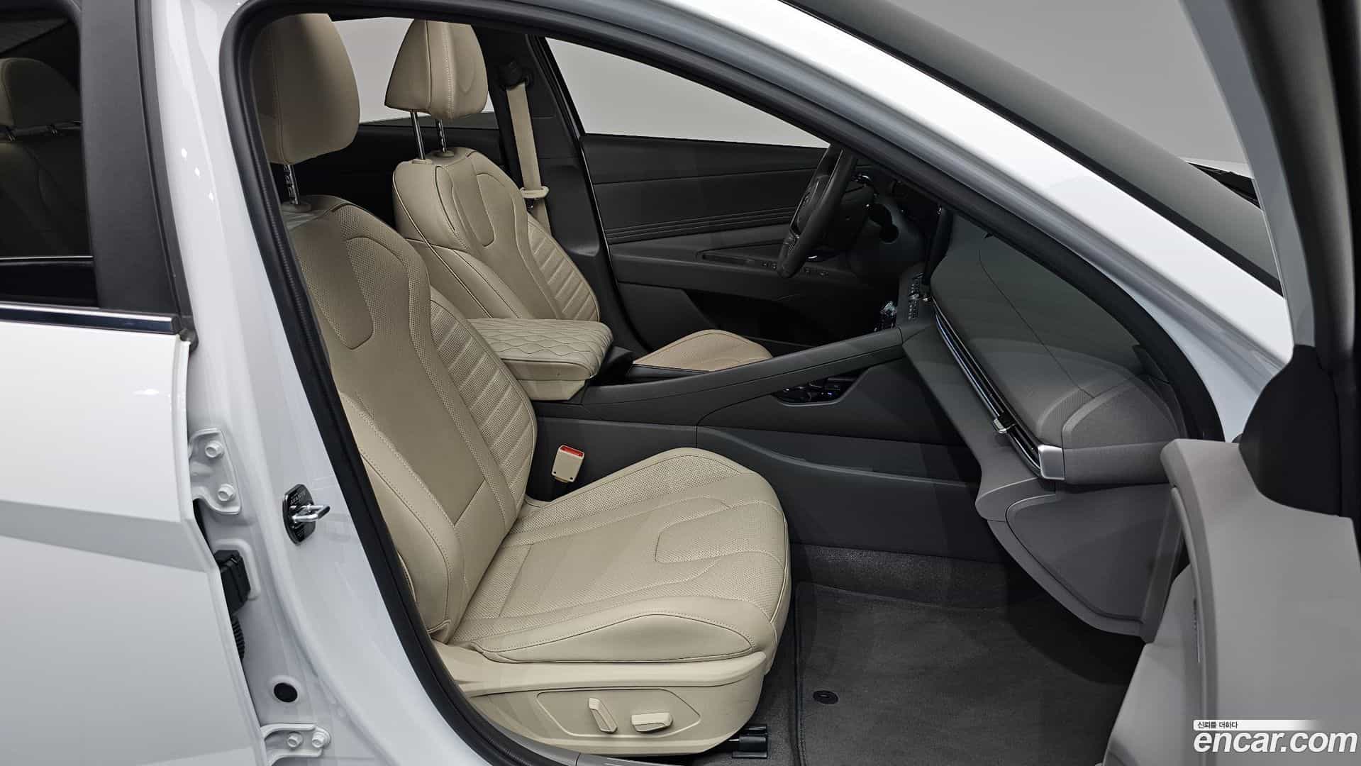AVANTE Hyundai 2023.6-INNER-036