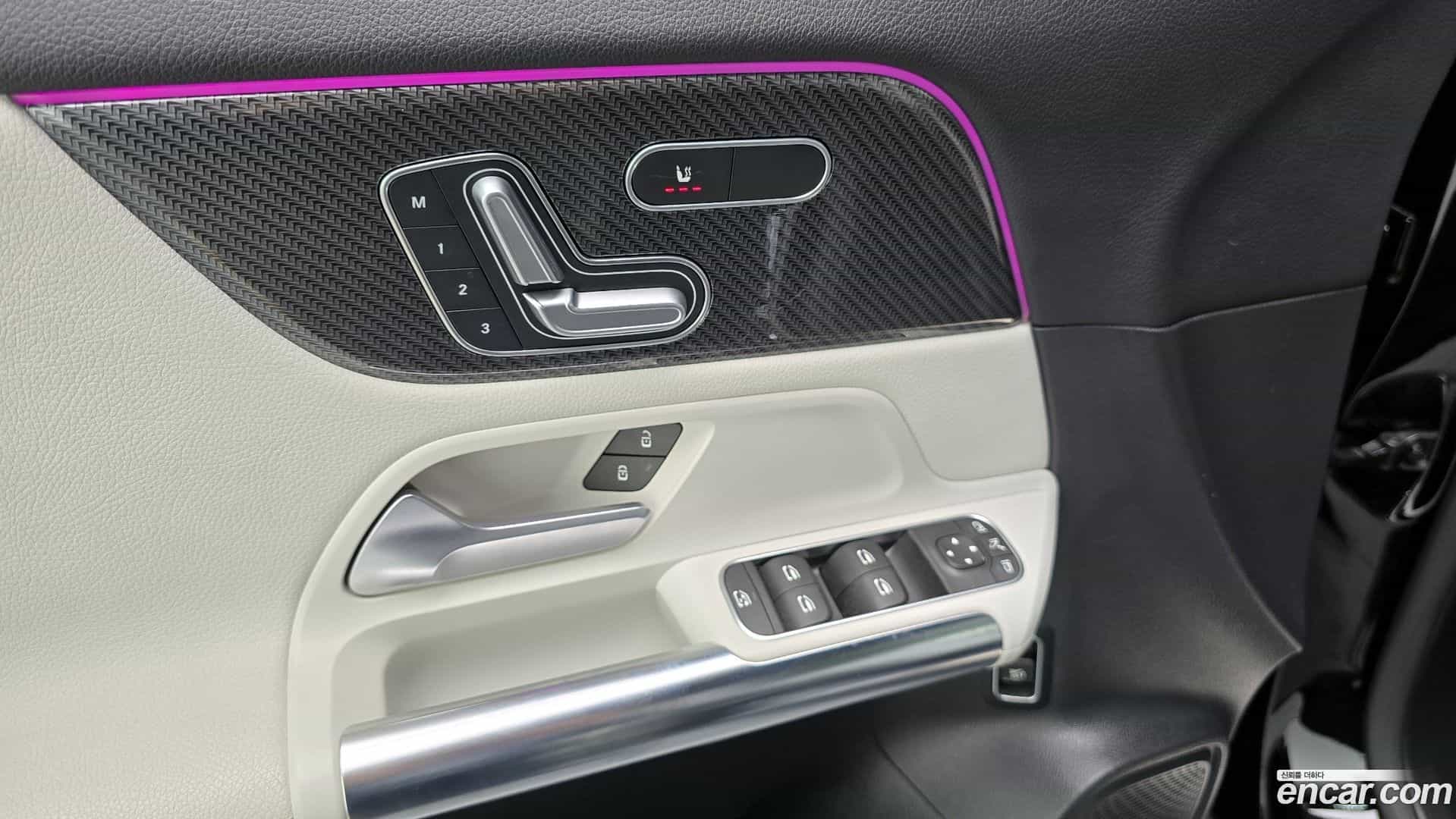 GLA-Class Mercedes-Benz 2021.4-OPTION-017