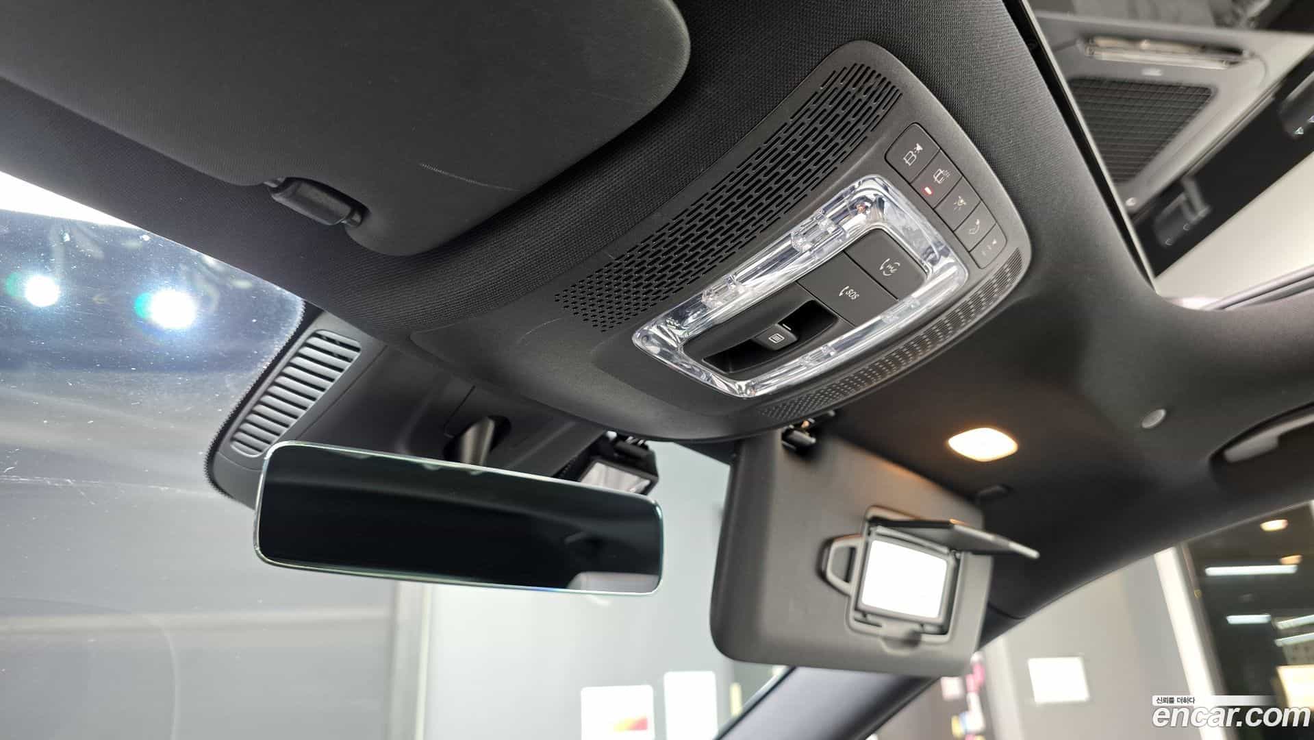 GLA-Class Mercedes-Benz 2021.4-OPTION-024