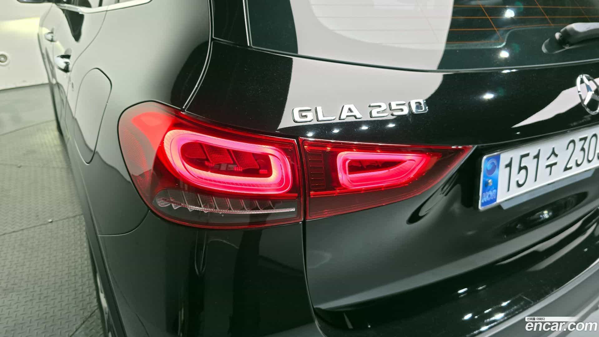 GLA-Class Mercedes-Benz 2021.4-OUTER-033