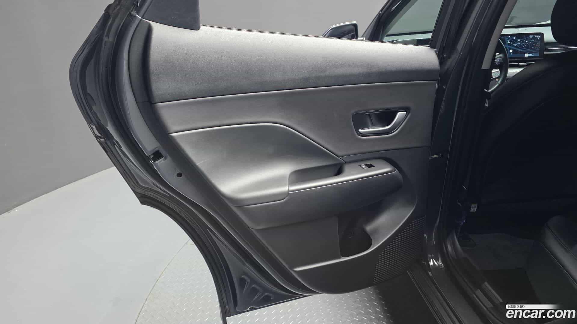 Kona Hyundai 2023.6-INNER-035