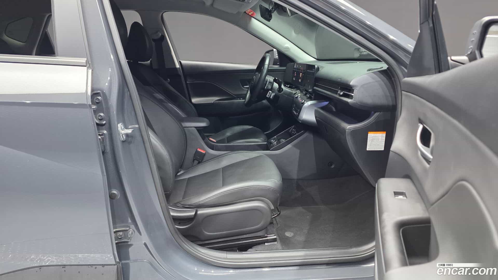 Kona Hyundai 2023.6-INNER-036