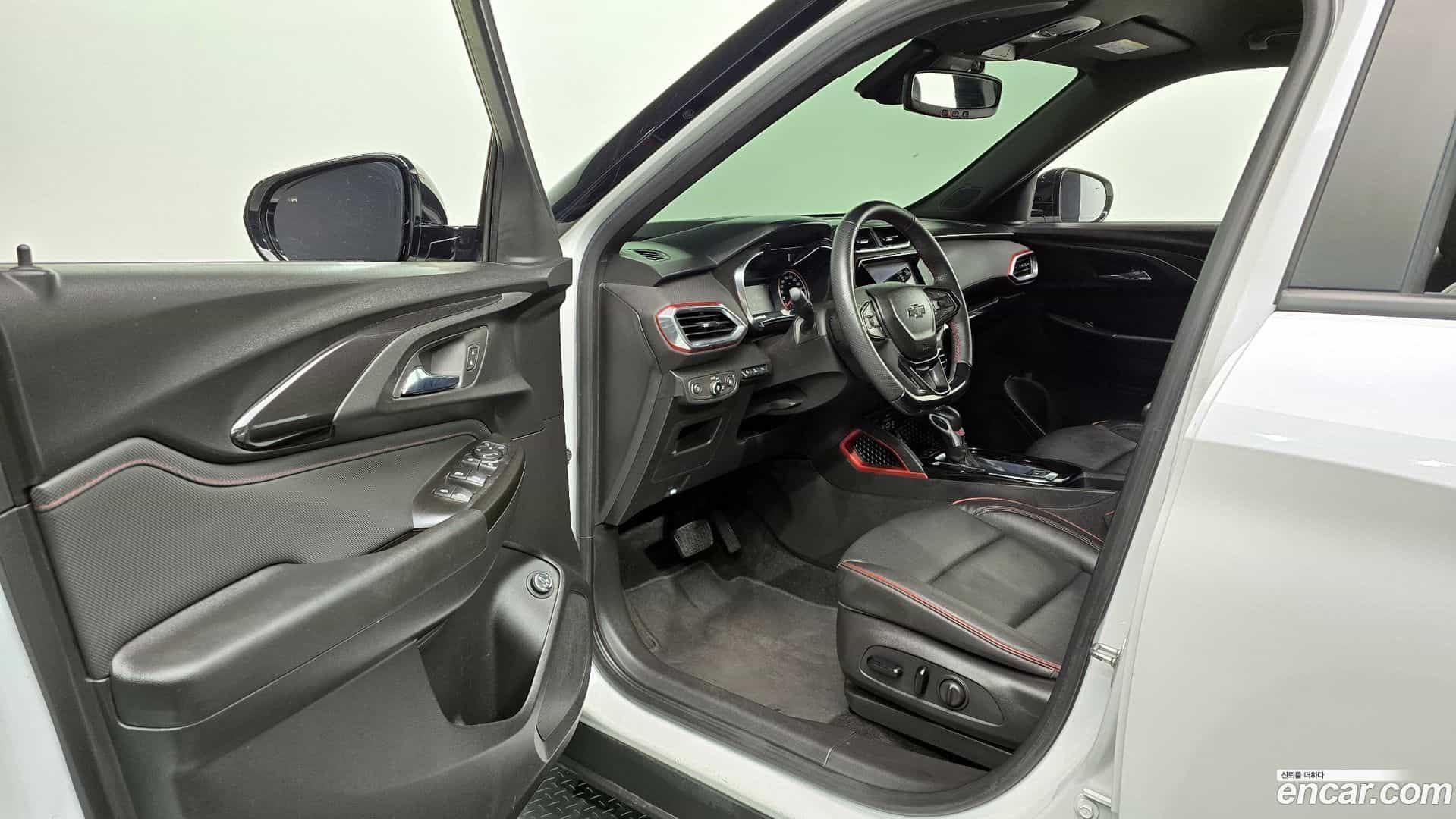 Trailblazer Chevrolet 2022.3-INNER-010