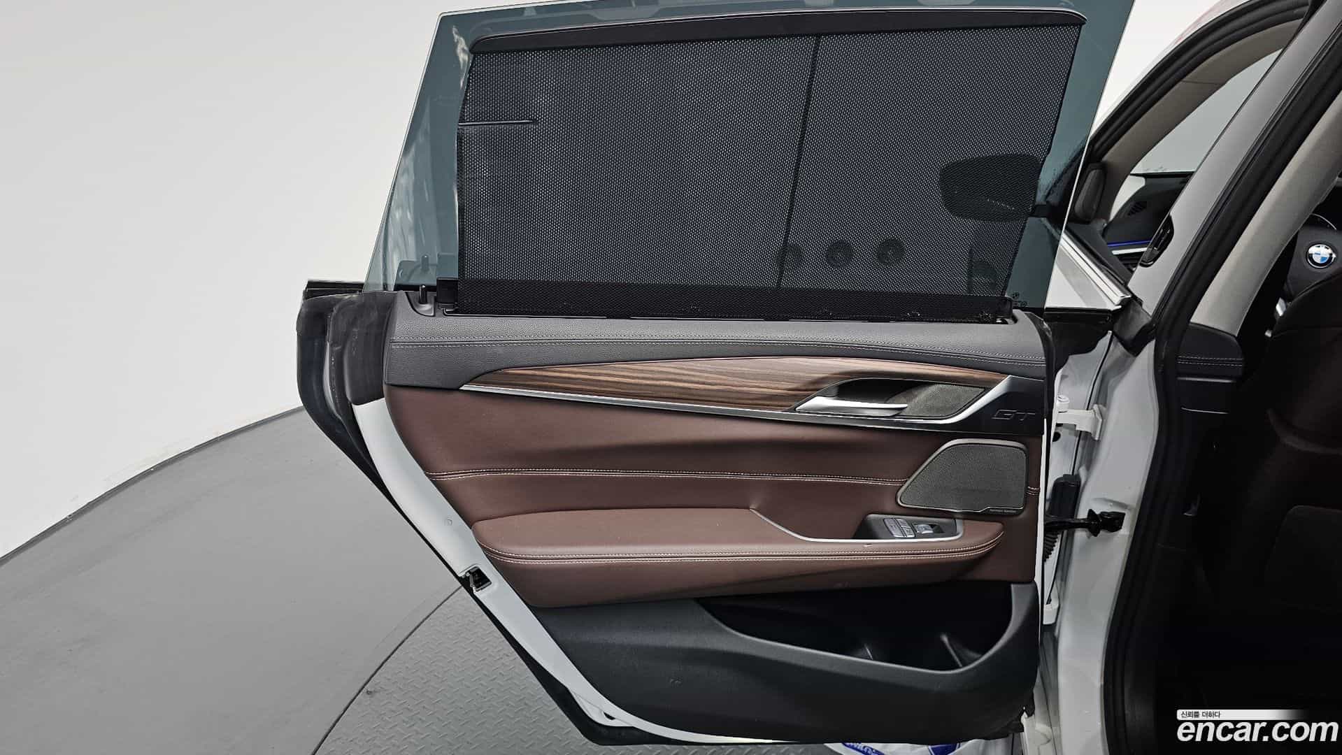 Gran Turismo BMW 2023.0-INNER-035